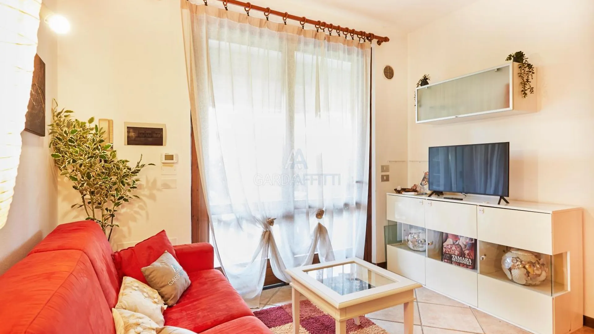 Luna Apartment - Giardino Privato E Piscina A Sirmione 0*,  Italie